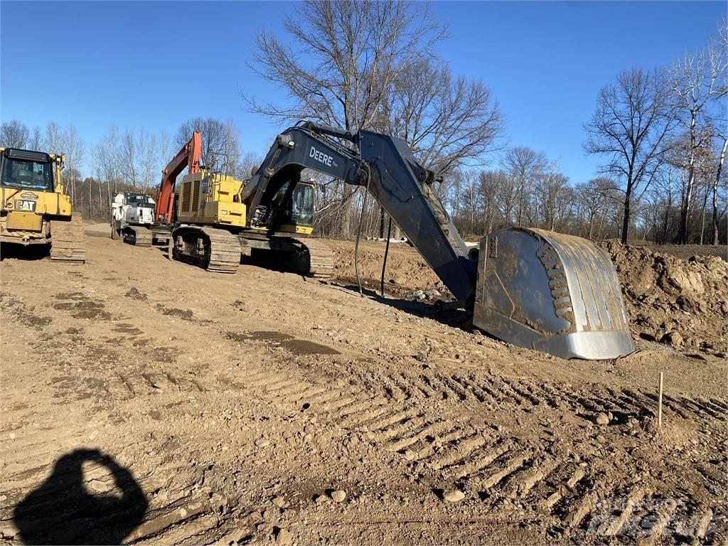 John Deere 670G LC Roomikekskavaatorid