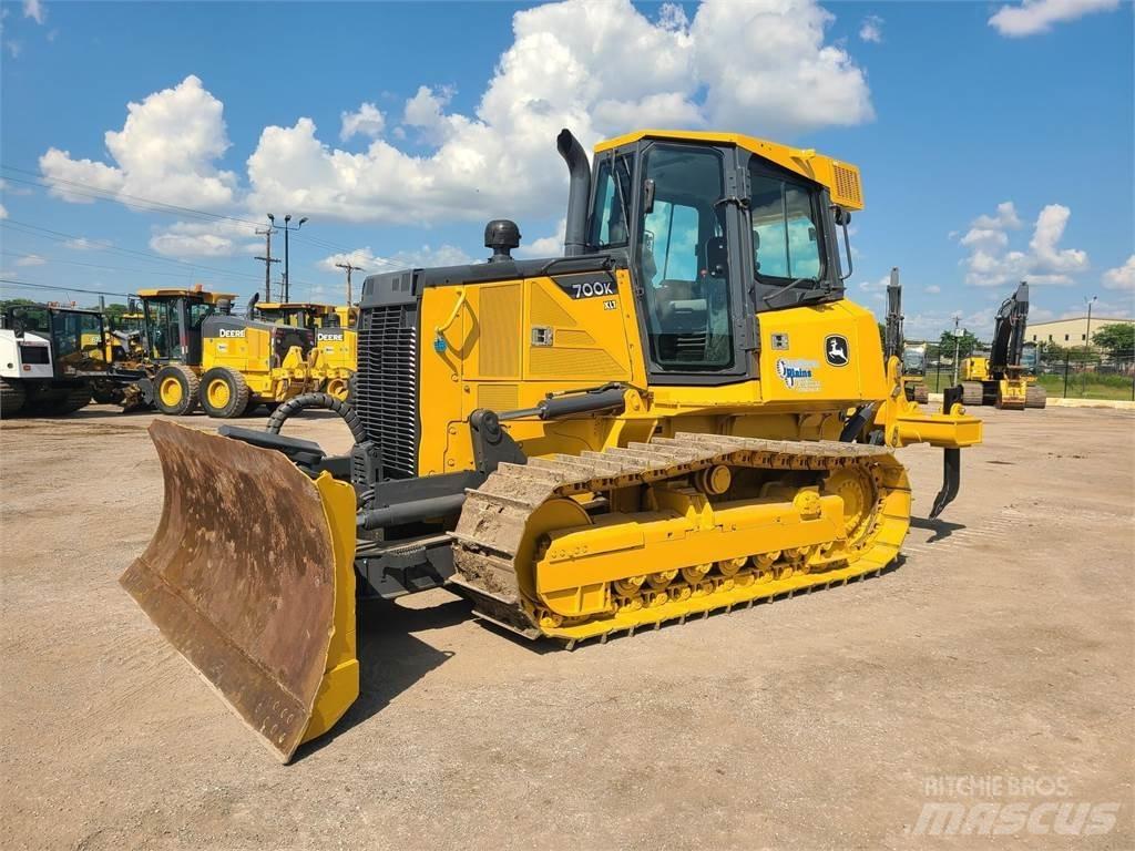John Deere 700K Buldooserid