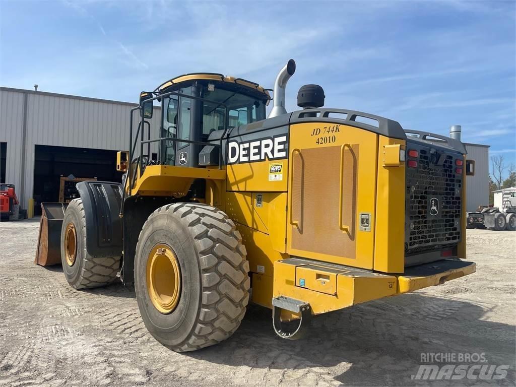 John Deere 744K Rataslaadurid