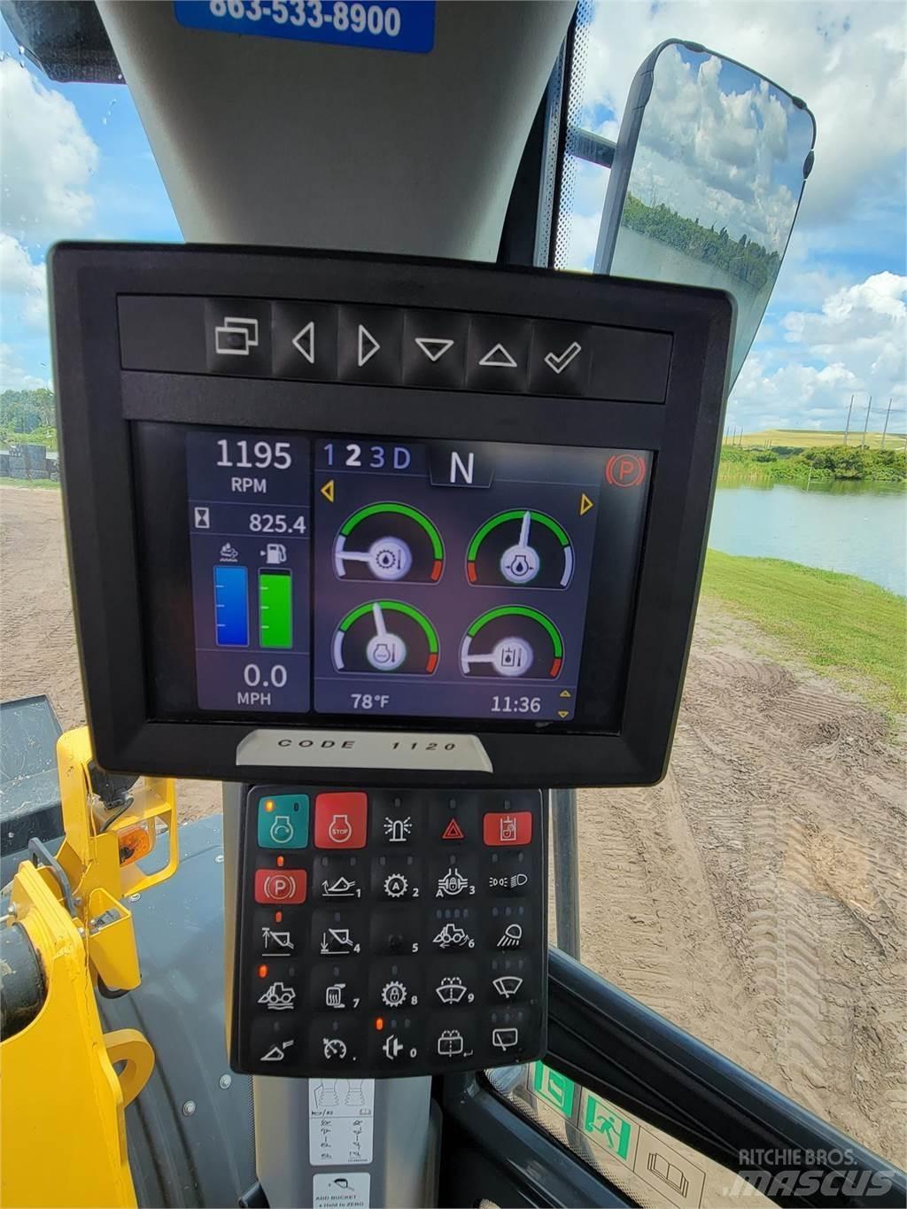 John Deere 744L Rataslaadurid