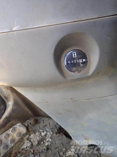 John Deere 750 Roomikekskavaatorid