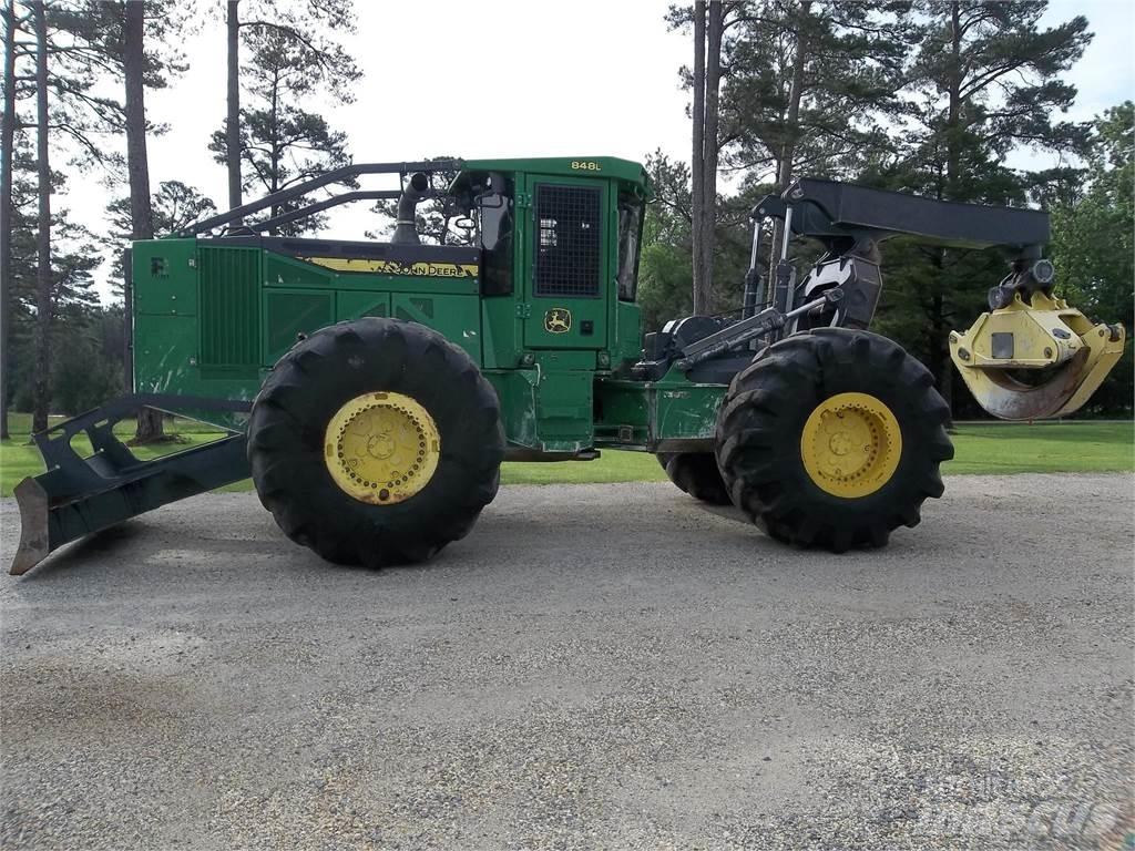 John Deere 848L Väljaveotraktorid