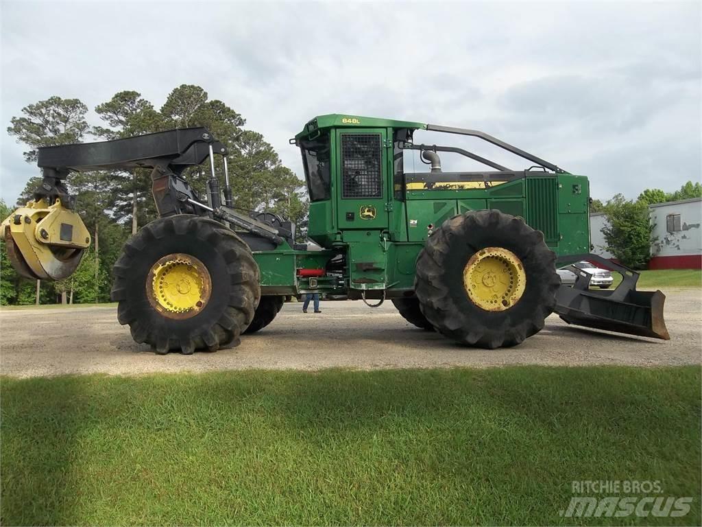 John Deere 848L Väljaveotraktorid