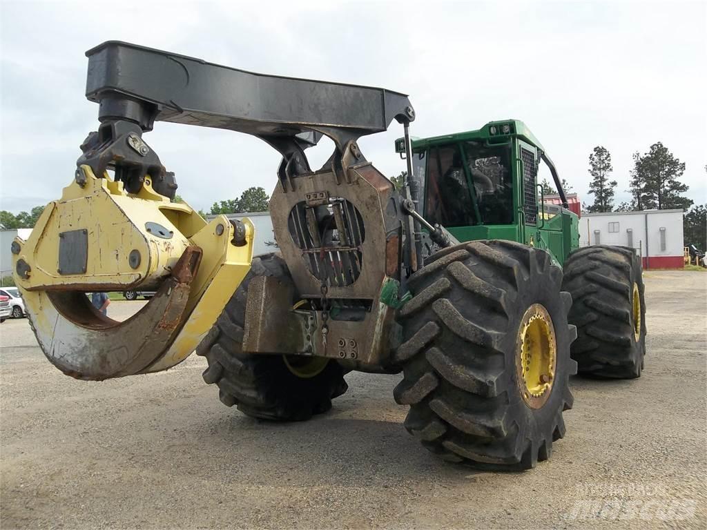 John Deere 848L Väljaveotraktorid
