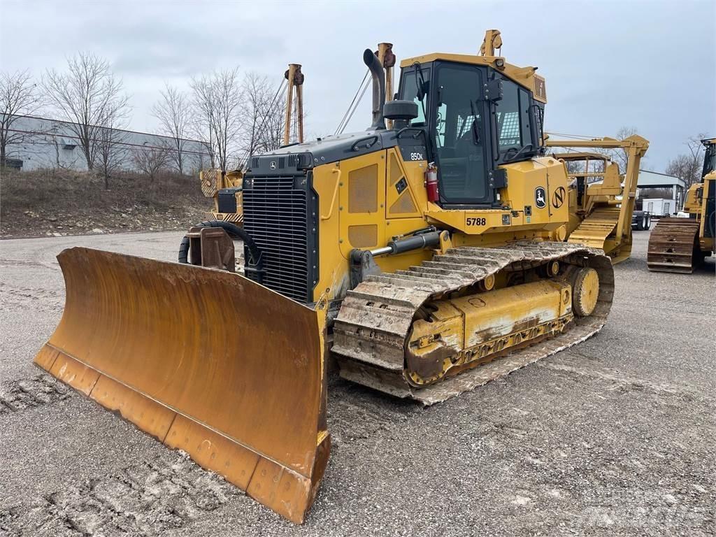 John Deere 850K WLT Buldooserid