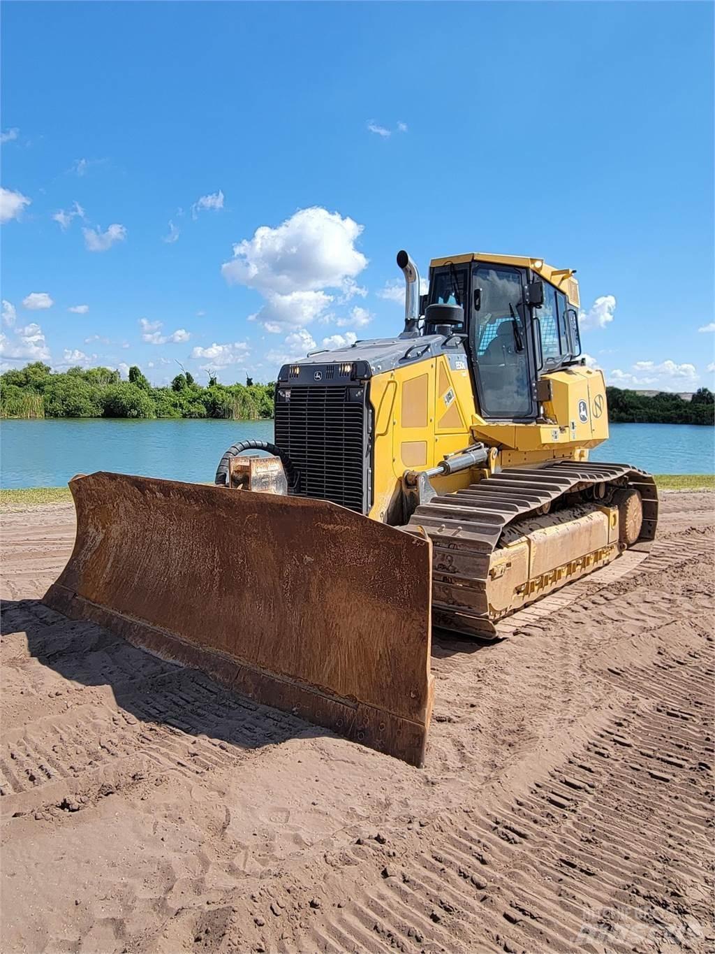 John Deere 850K WLT Buldooserid