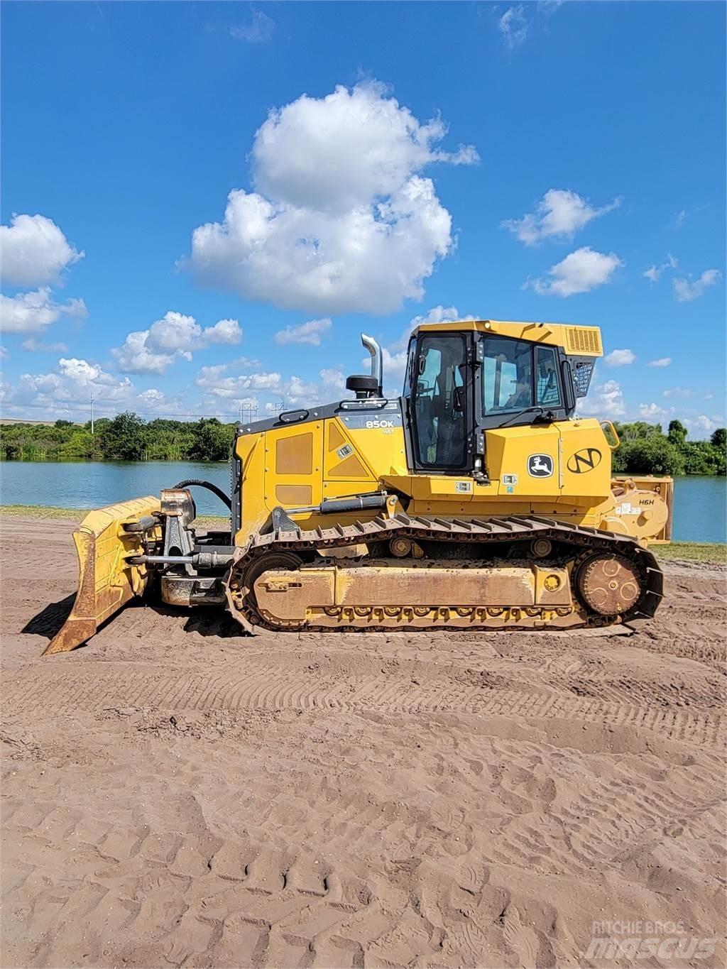 John Deere 850K WLT Buldooserid