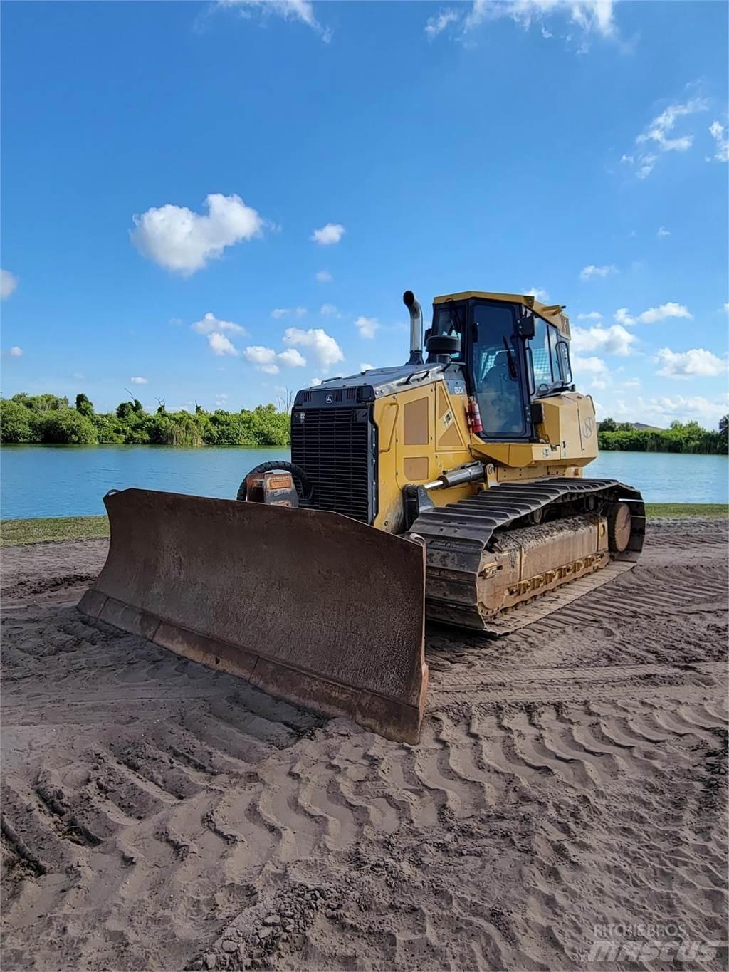 John Deere 850K WLT Buldooserid