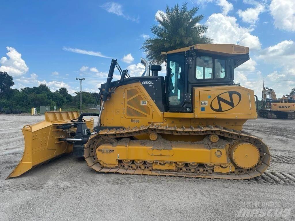John Deere 850L WLT Buldooserid