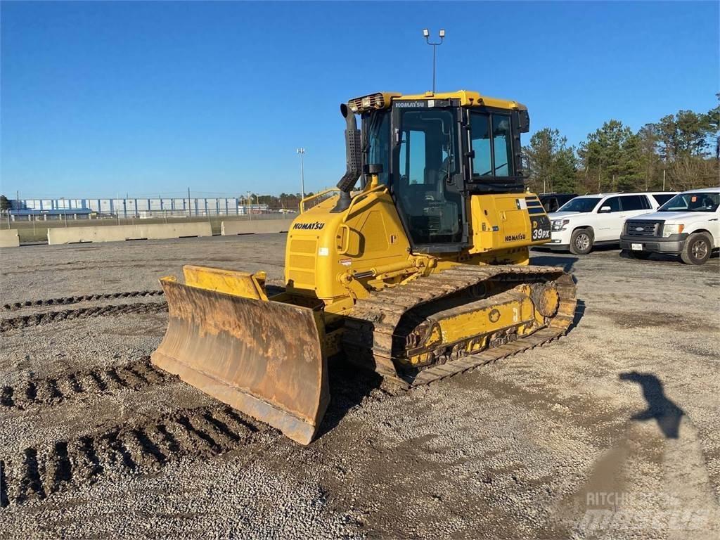 Komatsu D39PX-24 Buldooserid