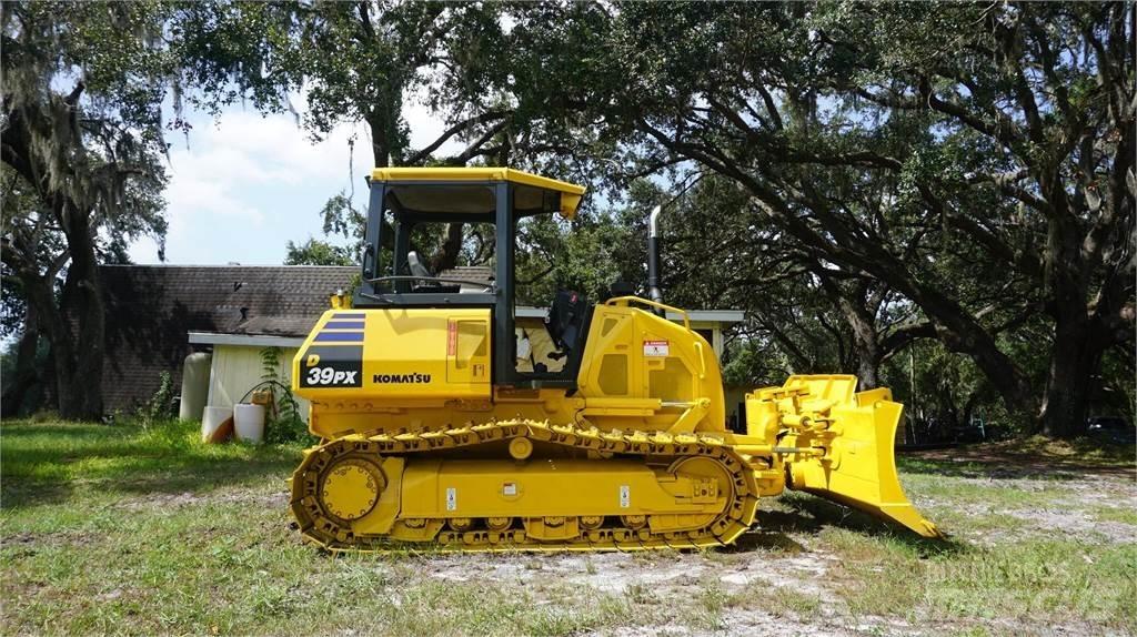 Komatsu D39PX-24 Buldooserid