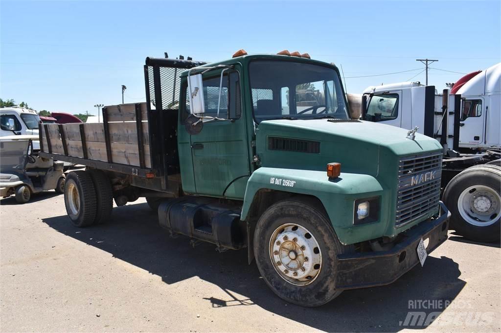 Mack MIDLINER CS200 Kallurid