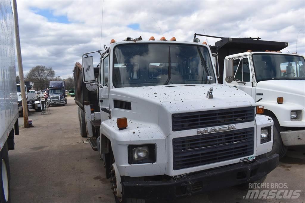 Mack MIDLINER CS300 Kraanaga veokid
