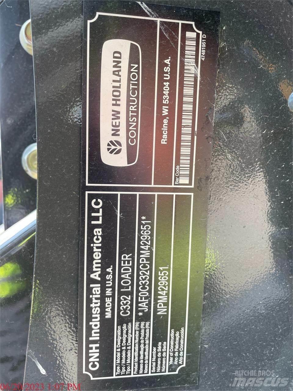 New Holland C332 Kompaktlaadurid