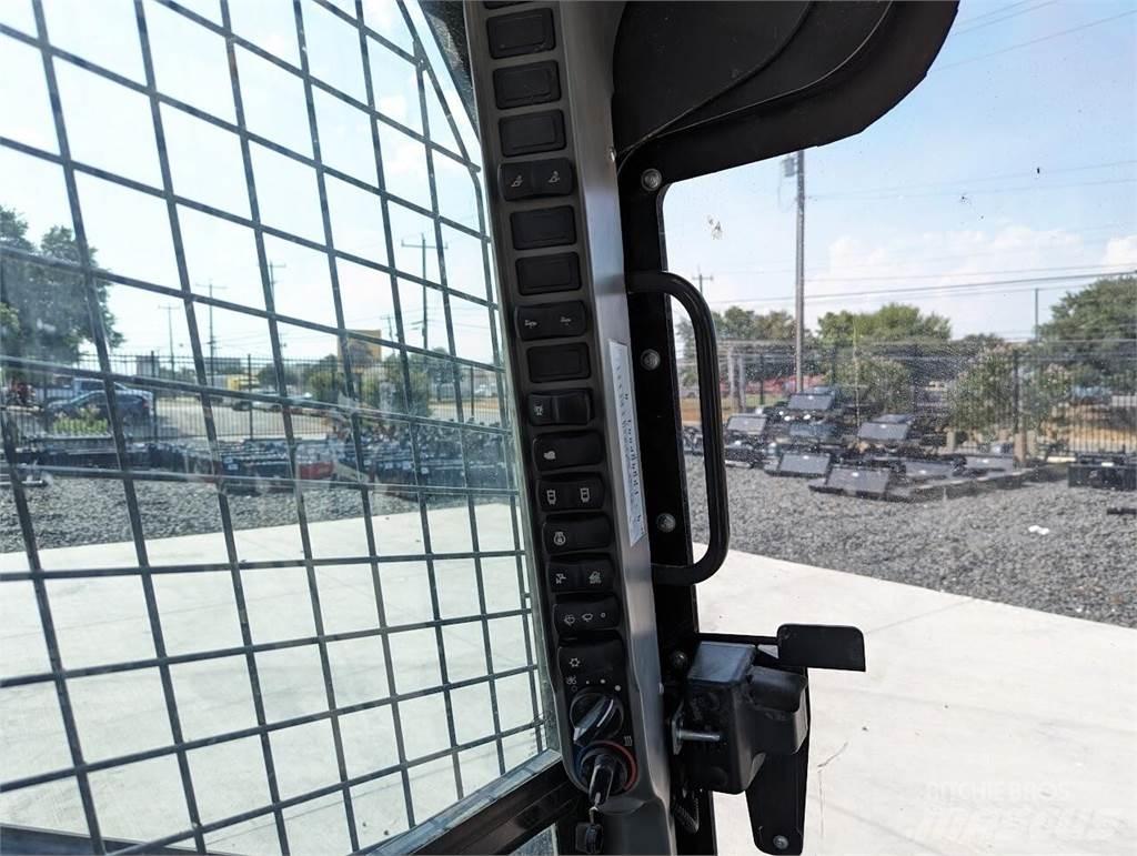 New Holland C362 Kompaktlaadurid