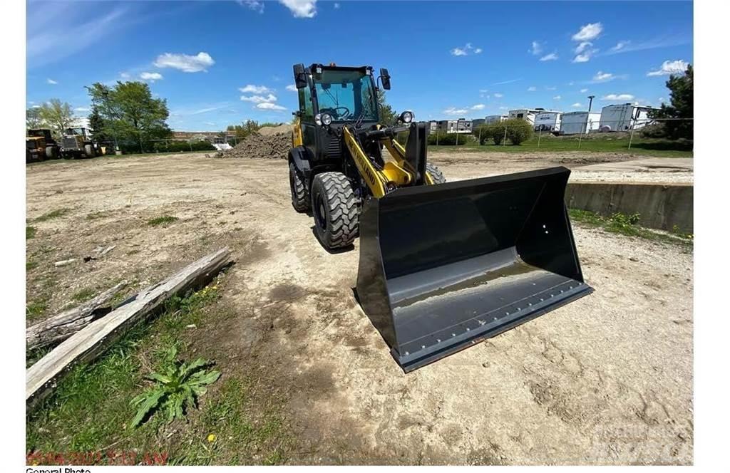 New Holland W80C Rataslaadurid