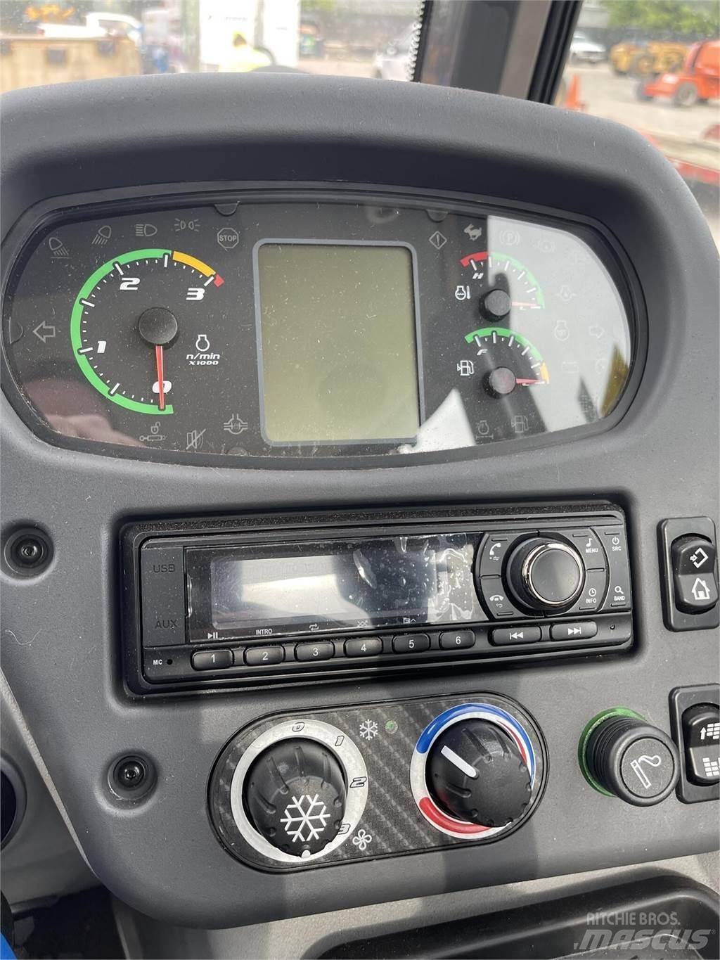New Holland W80C Rataslaadurid