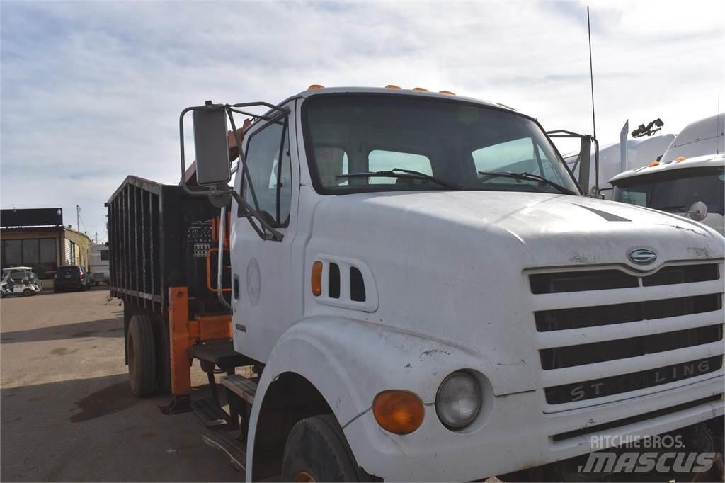 Sterling L7500 Kraanaga veokid