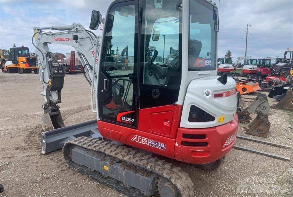 Takeuchi TB235-2 Miniekskavaatorid < 7 t