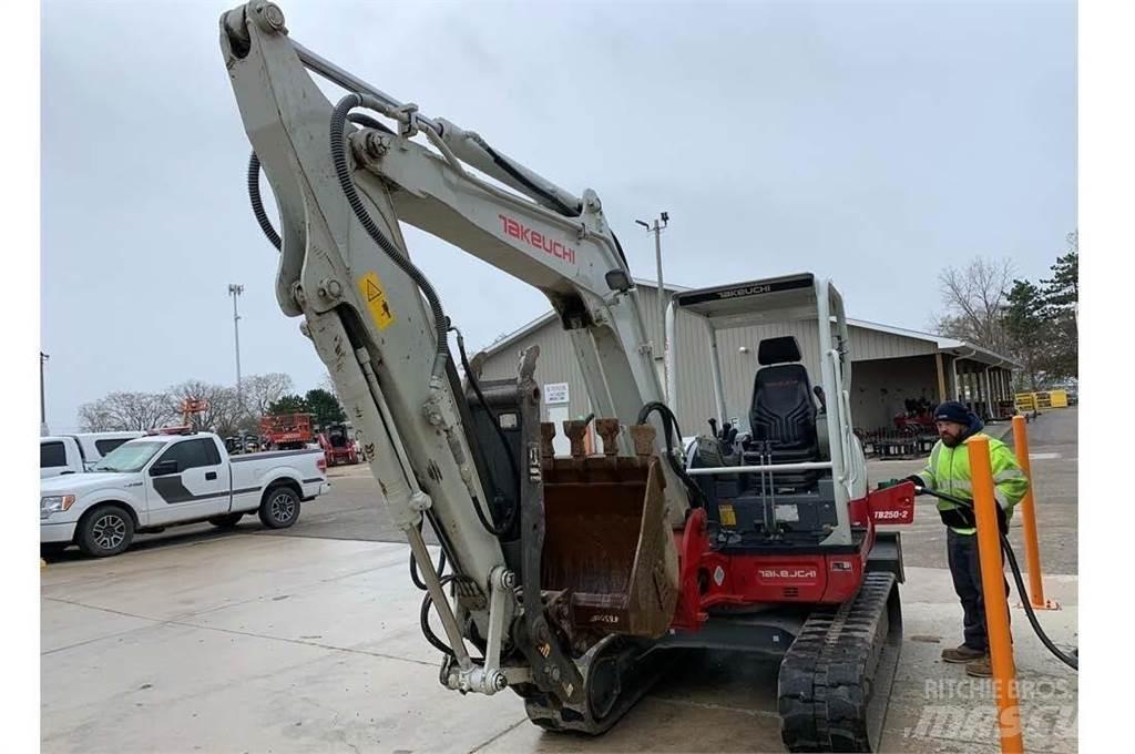 Takeuchi TB250-2 Miniekskavaatorid < 7 t