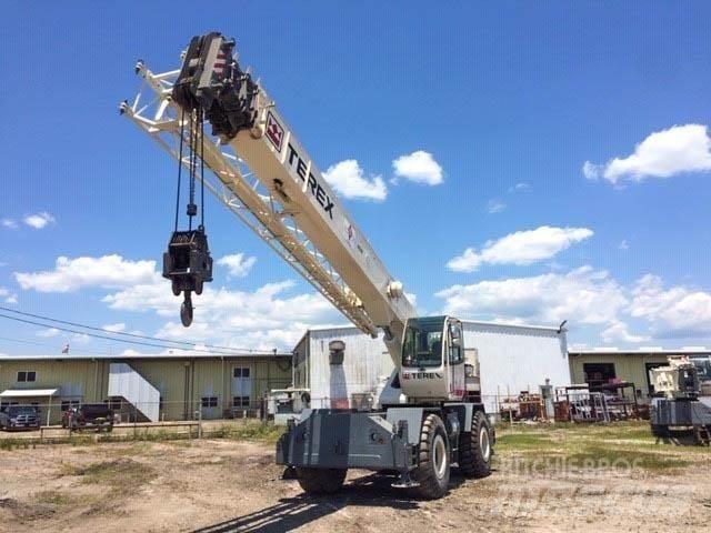 Terex RT230-1 Raske maastiku tõstukid