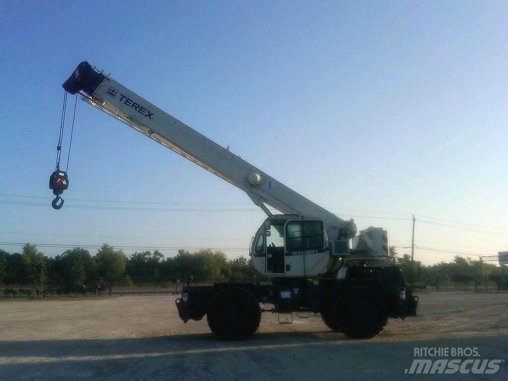 Terex RT230-1 Raske maastiku tõstukid