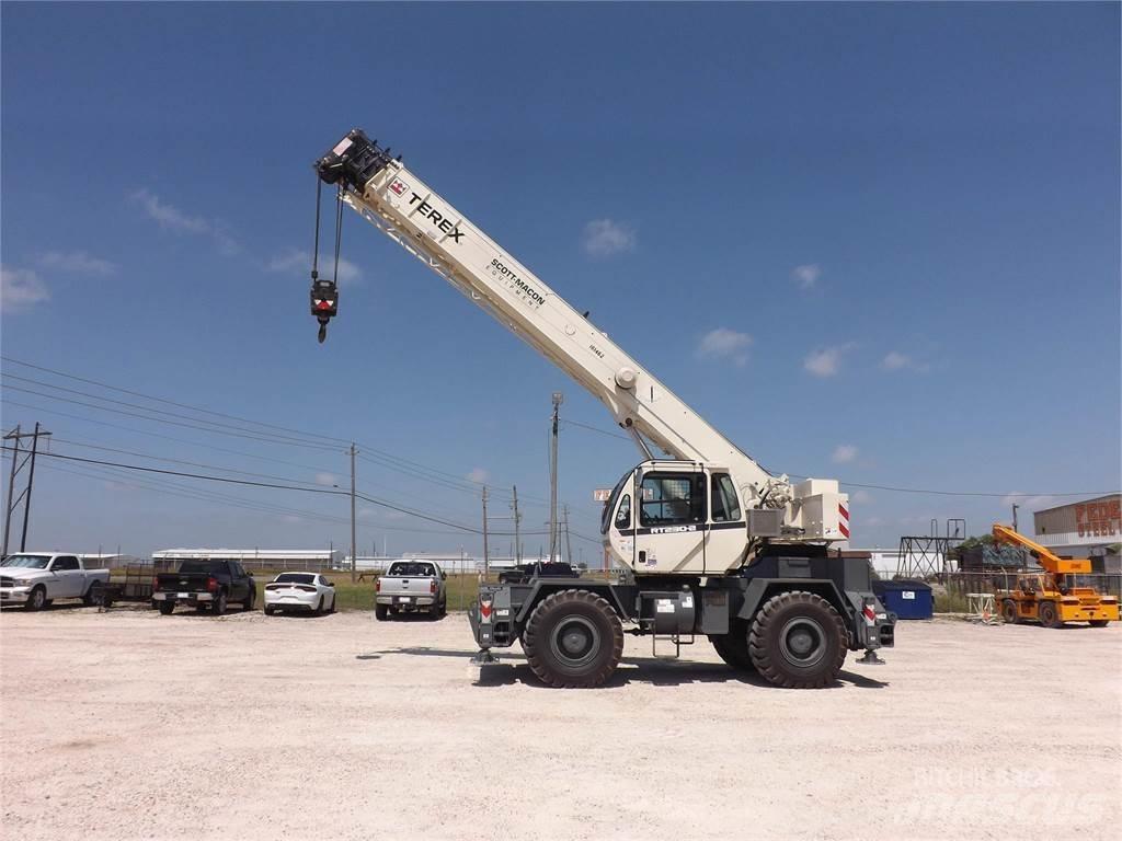 Terex RT230-2 Raske maastiku tõstukid