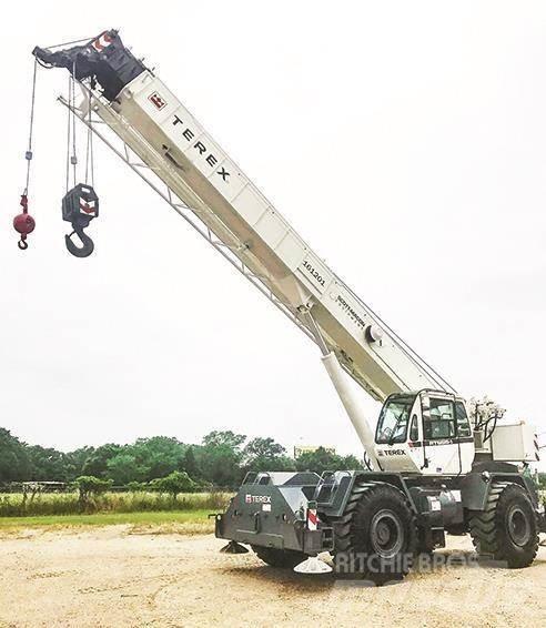 Terex RT555-1 Raske maastiku tõstukid