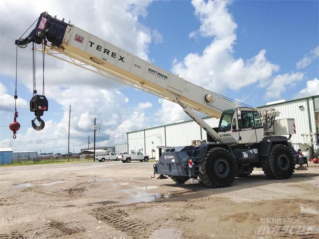 Terex RT555-1 Raske maastiku tõstukid