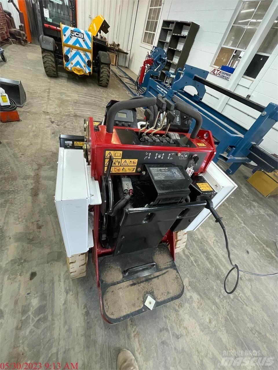 Toro E-DINGO 500 Kompaktlaadurid