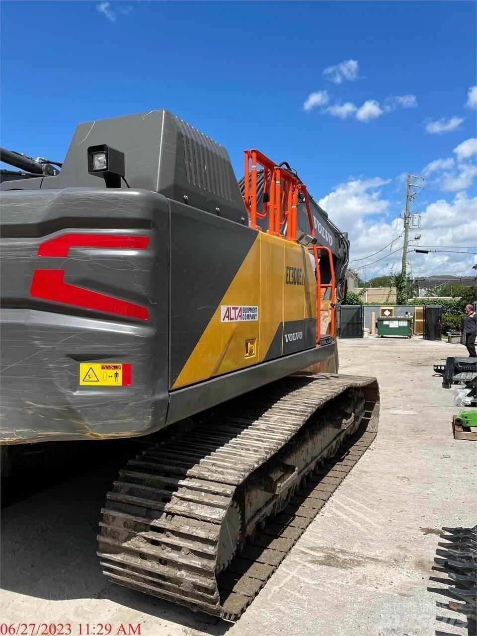 Volvo EC300EL Roomikekskavaatorid