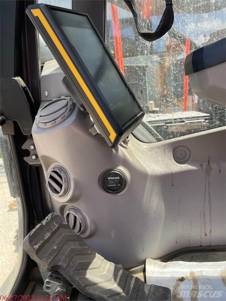 Volvo EC300EL Roomikekskavaatorid