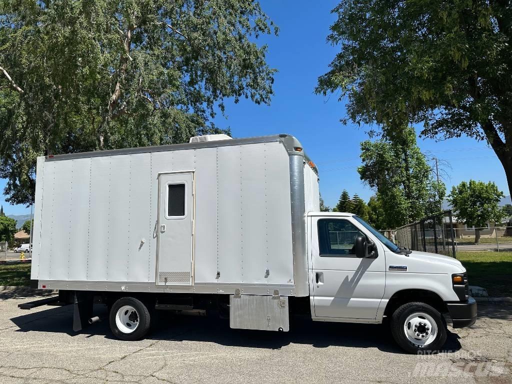 Ford E 450 SD Vaakumautod