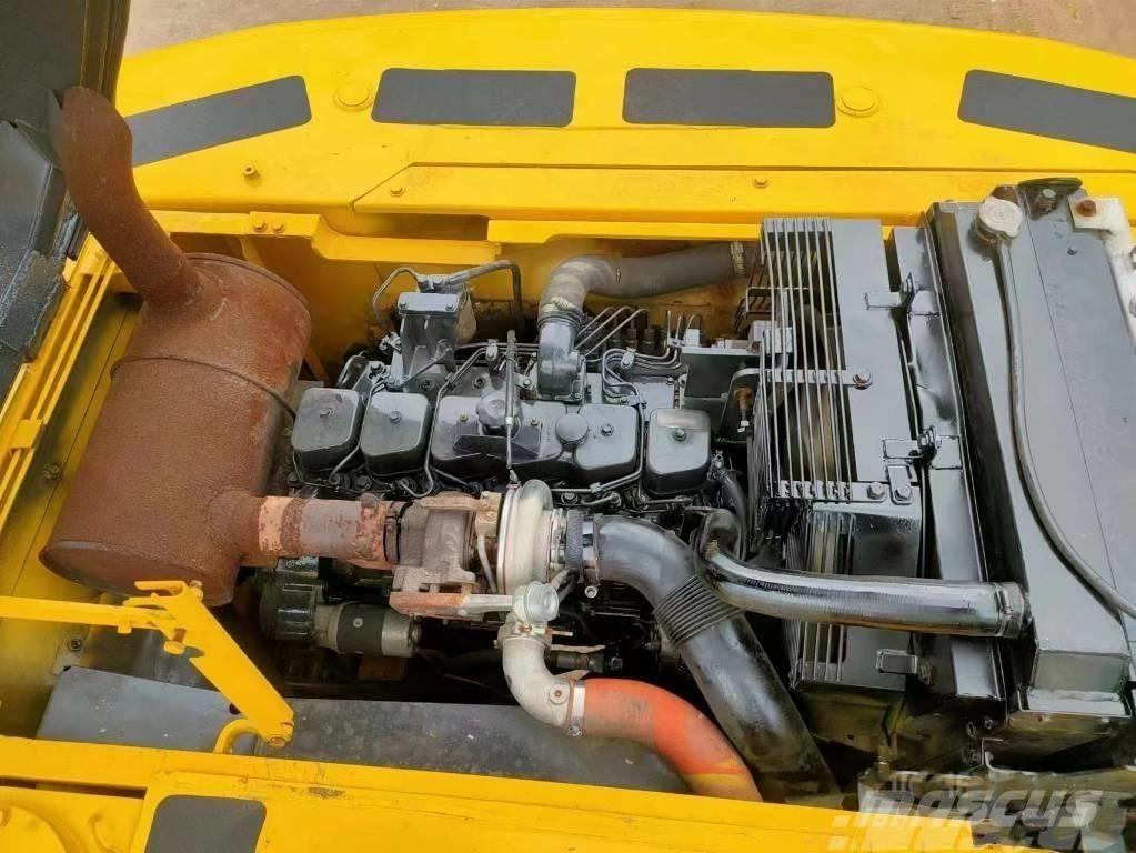 Komatsu pc220-7 Roomikekskavaatorid