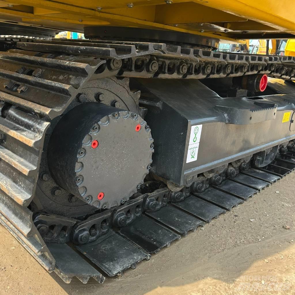 Komatsu 130 Roomikekskavaatorid