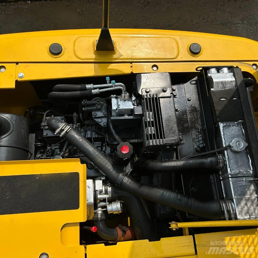 Komatsu 130 Roomikekskavaatorid