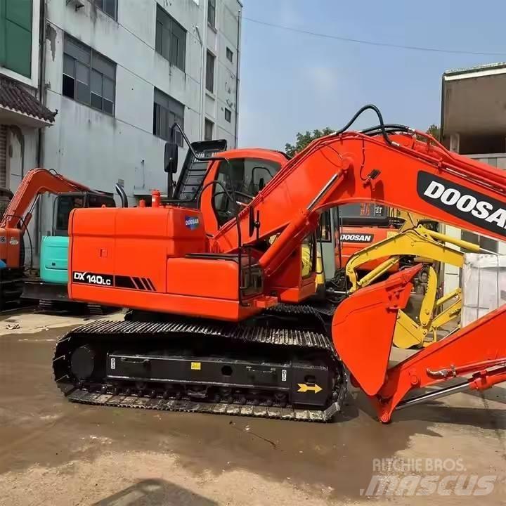 Doosan DX150 Roomikekskavaatorid