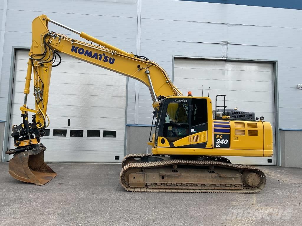 Komatsu PC240LC-11 Roomikekskavaatorid