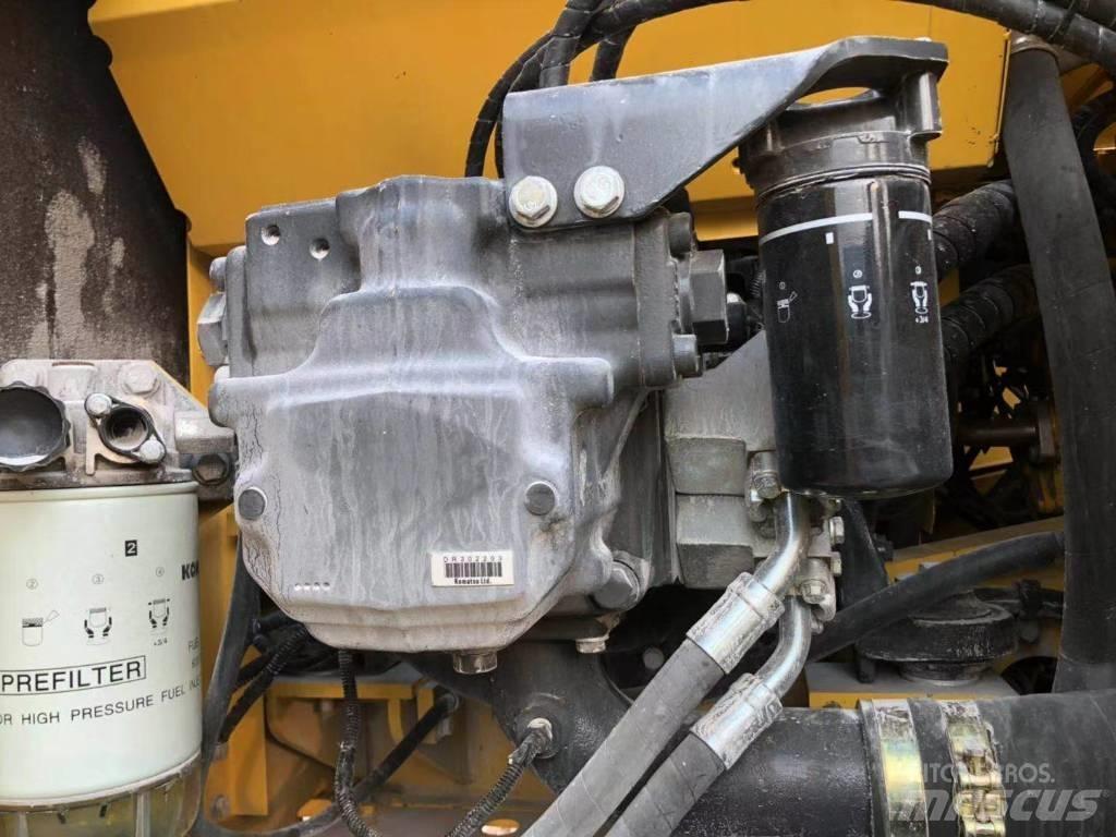 Komatsu 200-8 Roomikekskavaatorid