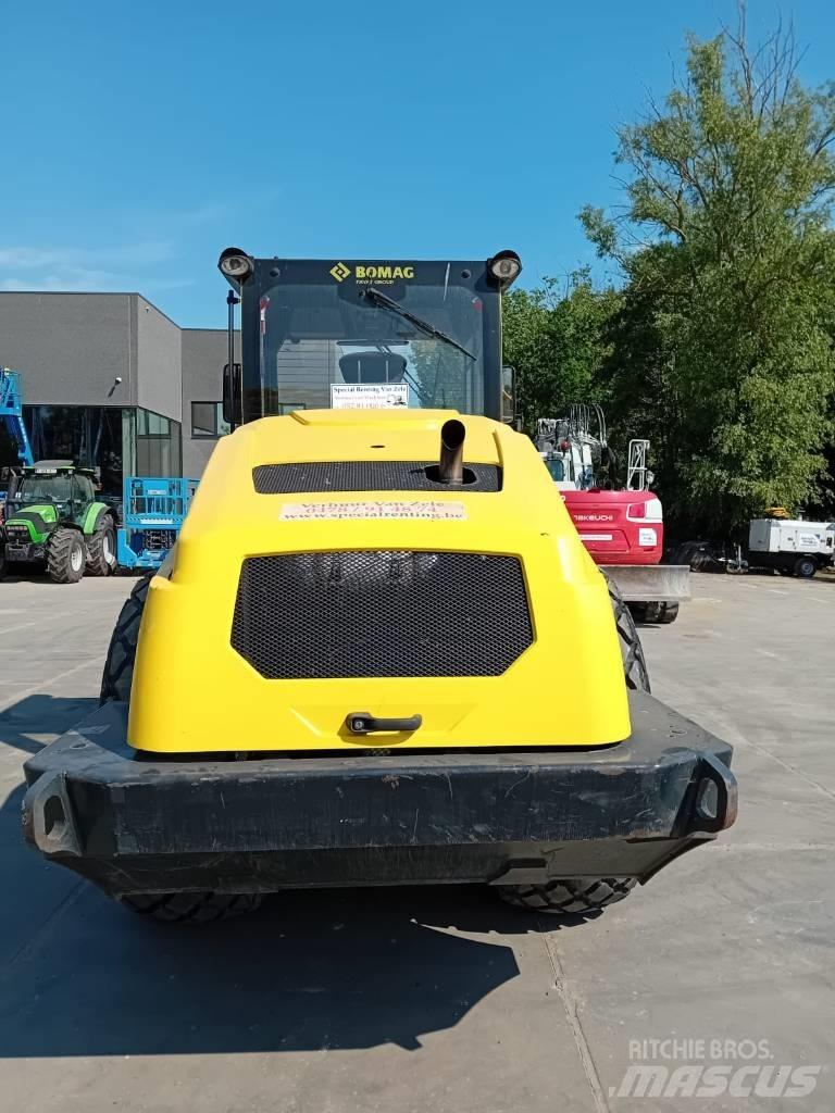 Bomag BW 213 D-5 Pinnasetihendajad