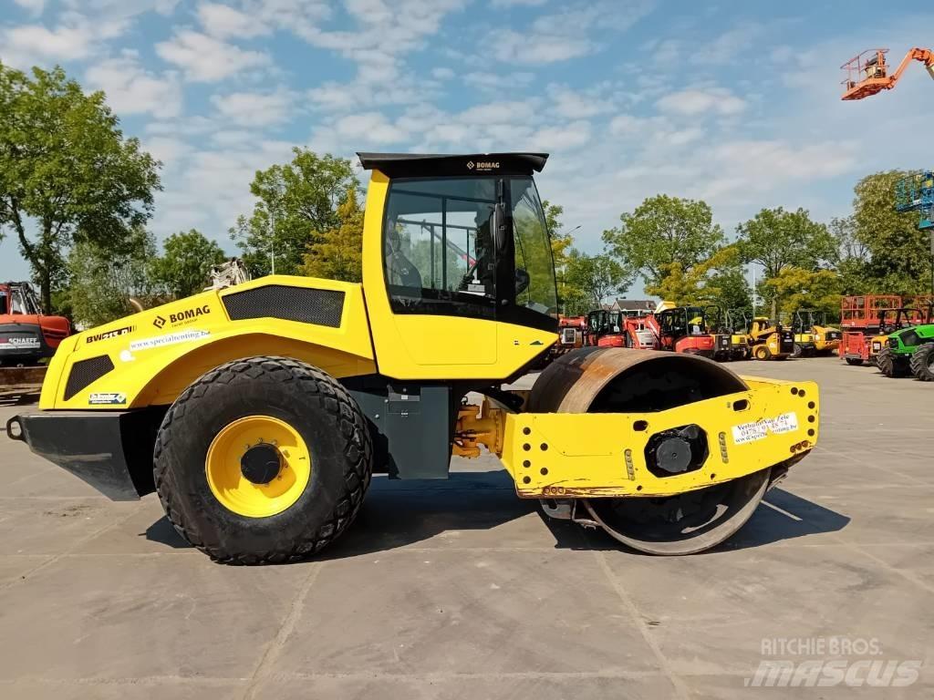 Bomag BW 213 D-5 Pinnasetihendajad