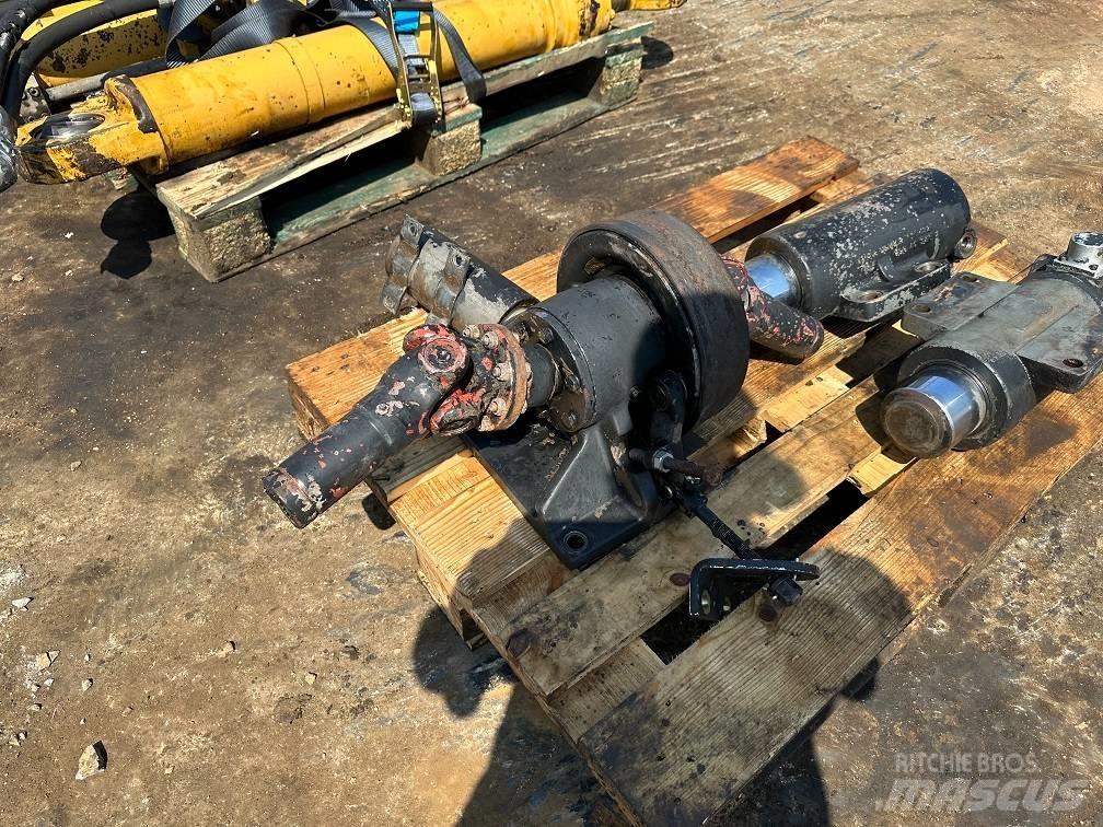 CAT 214 B FT gearbox Ratasekskavaatorid