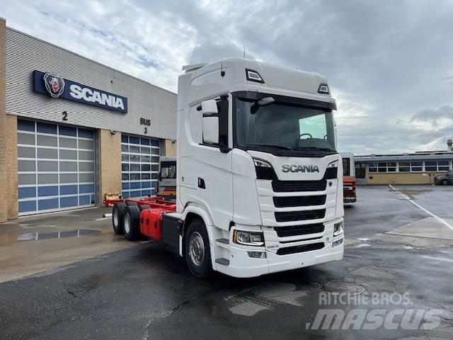 Scania S 590 Raamautod