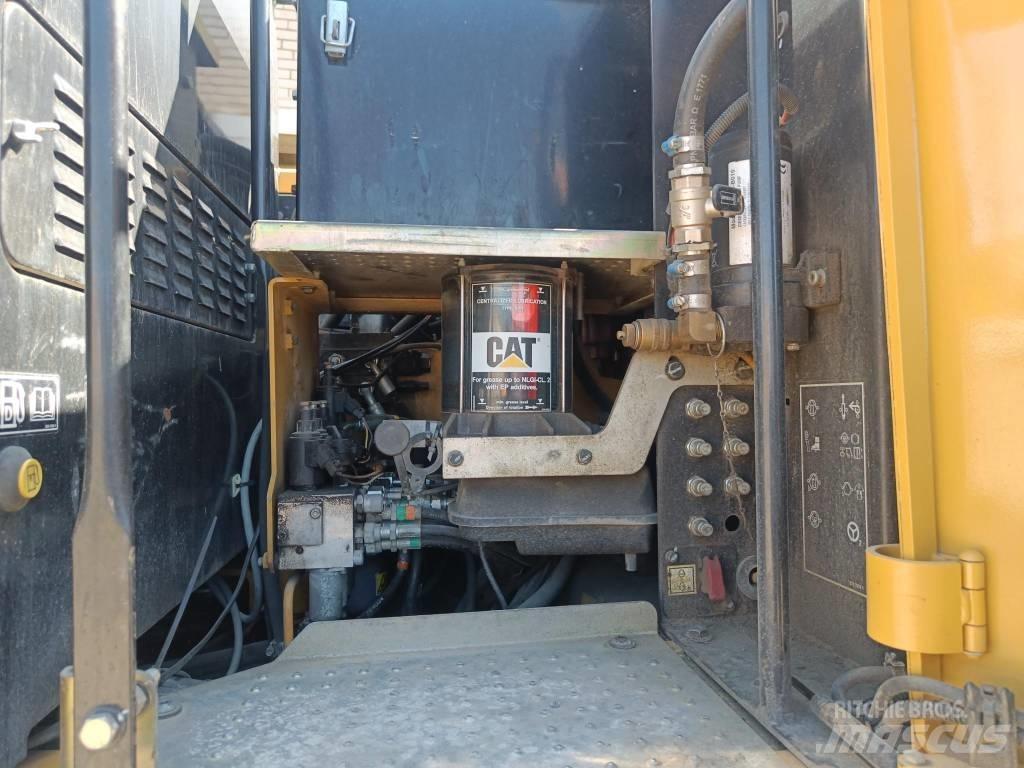 CAT M 315 D Ratasekskavaatorid