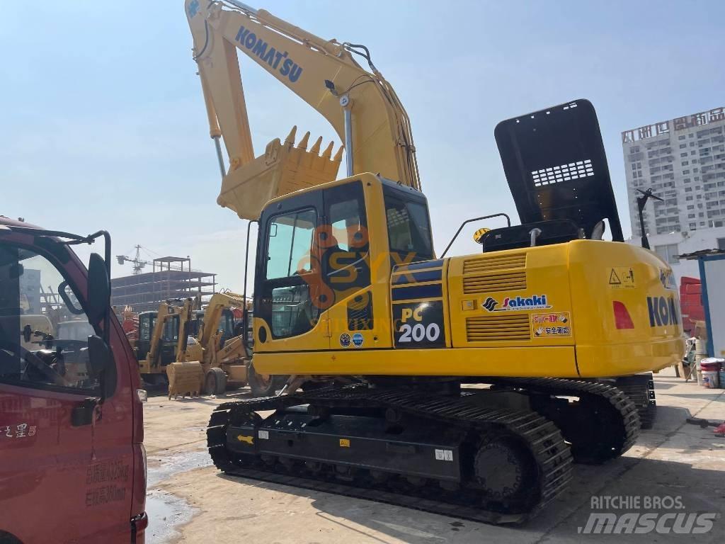 Komatsu PC 200-8 Roomikekskavaatorid
