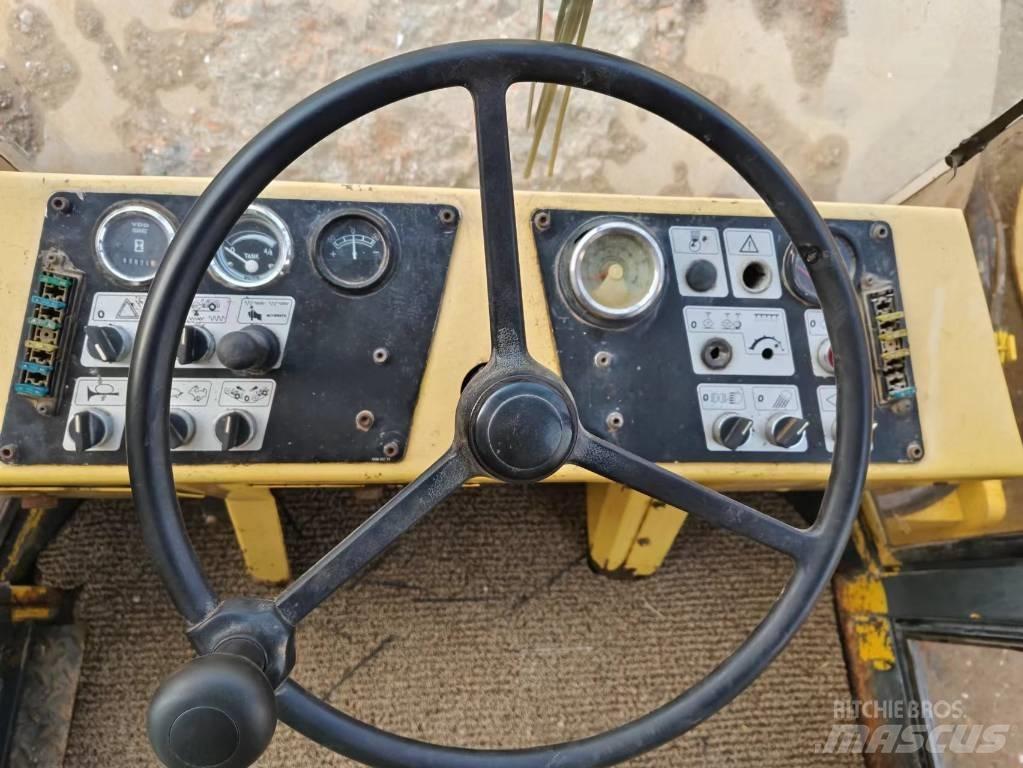 Bomag BW 217 Ühe trumliga rullid