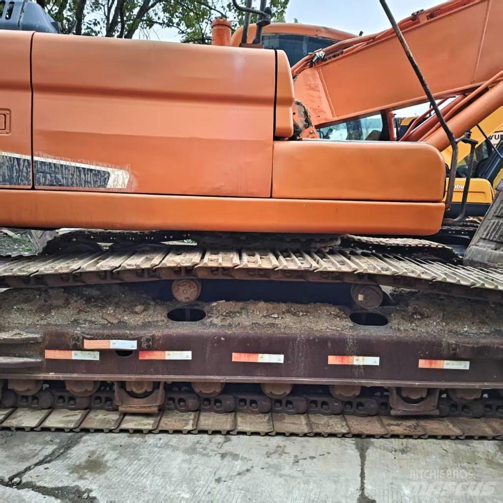 Doosan DX 300 LC Roomikekskavaatorid