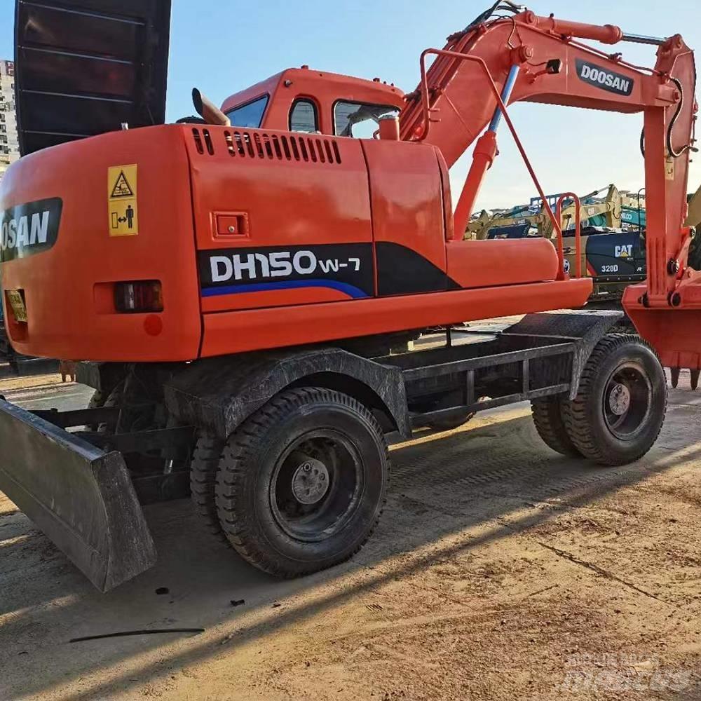 Doosan 150 W-7 Ratasekskavaatorid