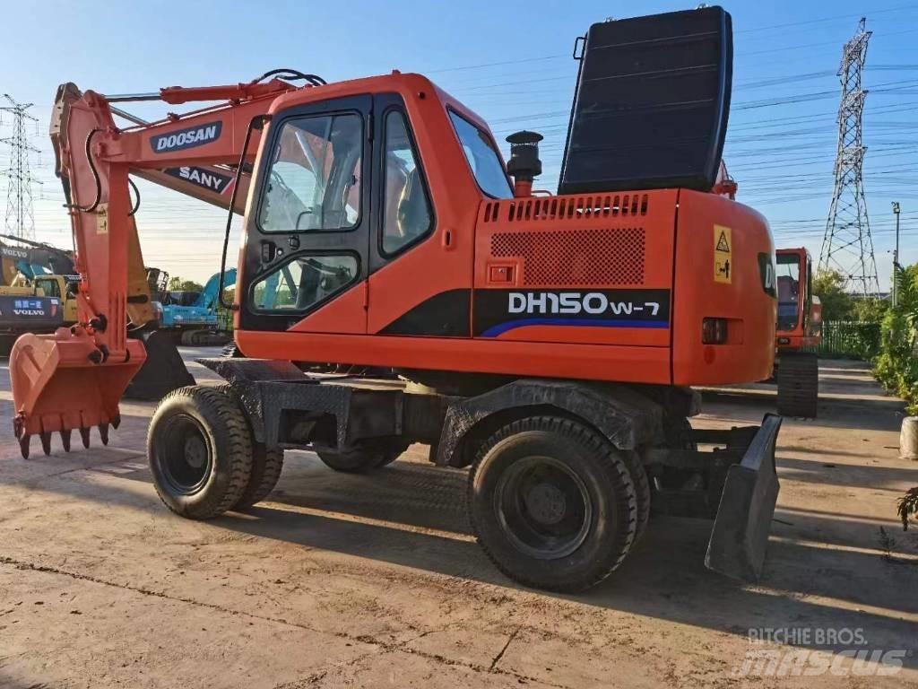 Doosan 150 W-7 Ratasekskavaatorid