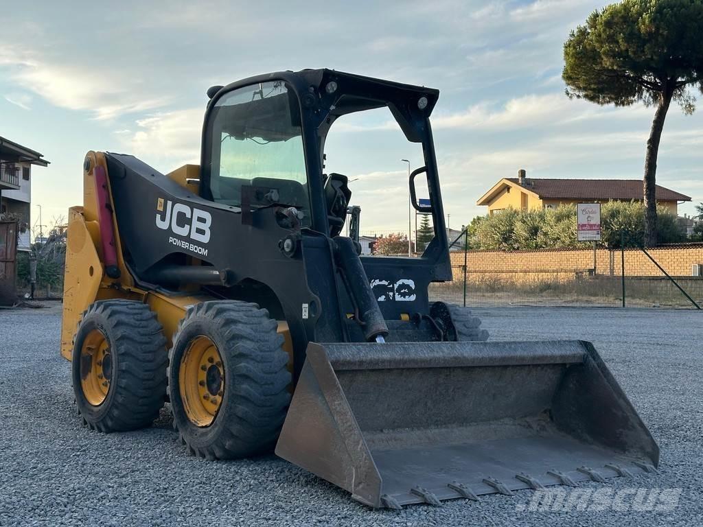 JCB 225 Väikelaadurid